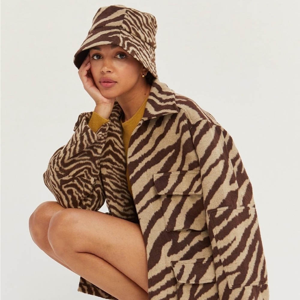 NEW Crescent Dark Brown & Taupe Tan Animal Print Foldable Packable Bucket Hat